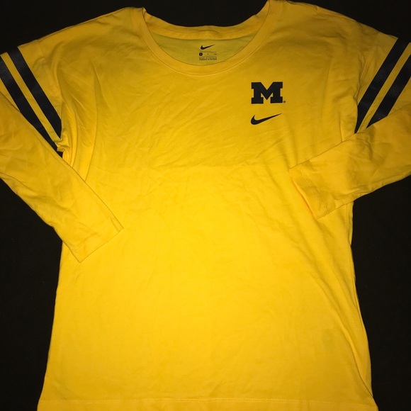 Women’s Michigan College Nike Shirt - Picture 1 of 2